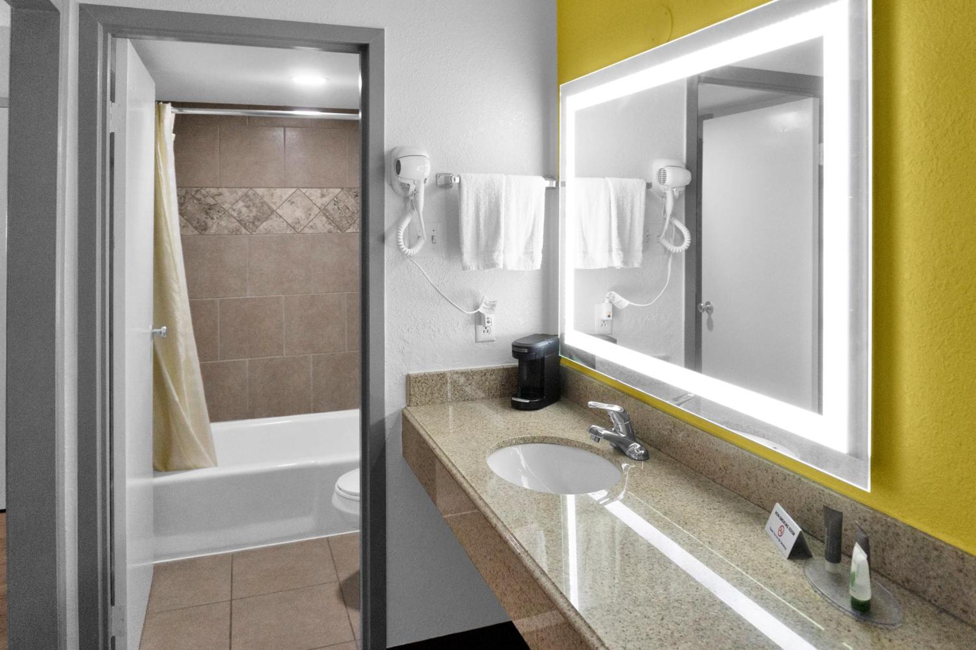 Econo Lodge Carlsbad Caverns Area エクステリア 写真